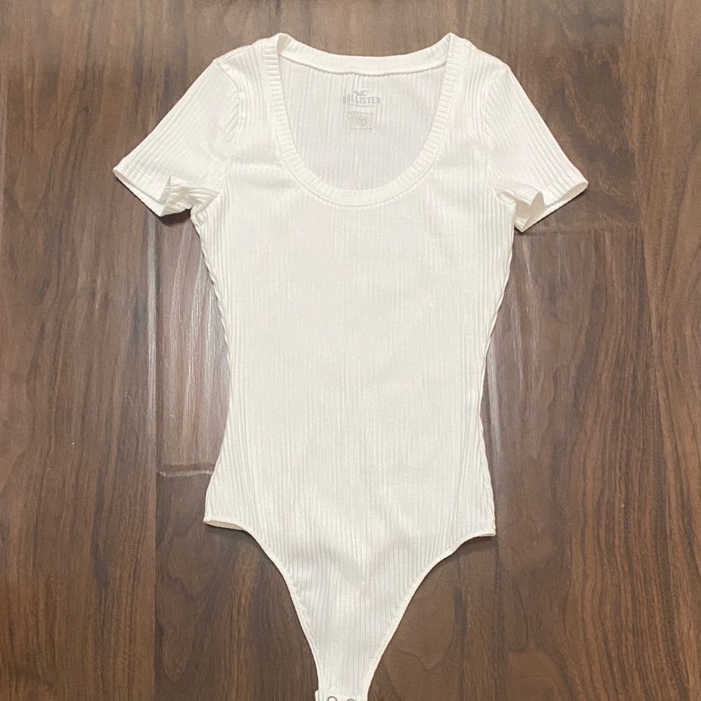 Hollister Cream Ribbed Bodysuit
